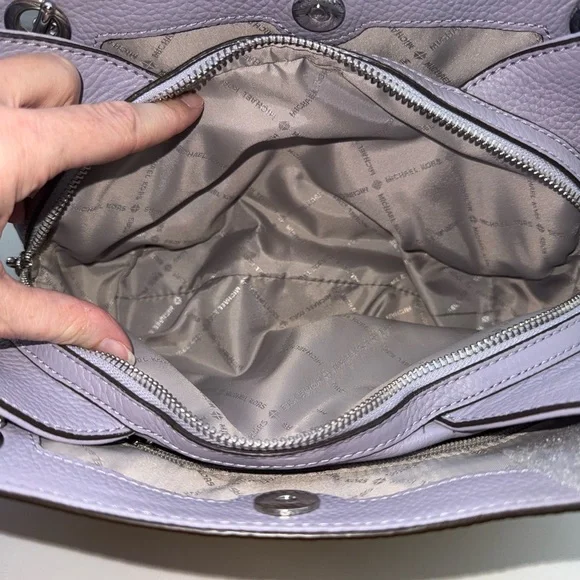 Michael Kors Lilac Leather Shoulder Bag with Gunmetal Chain - Picture 5 of 7